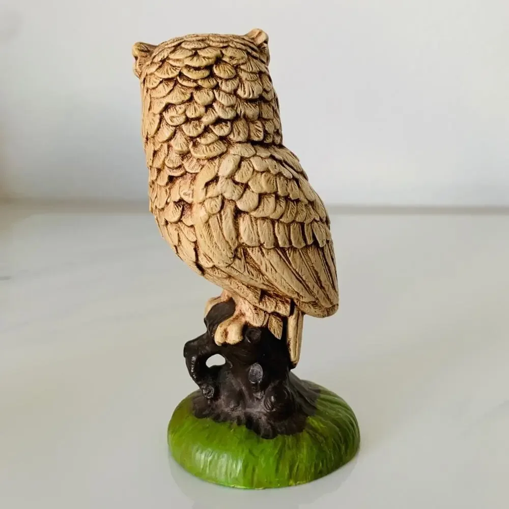 Vintage ceramic perched